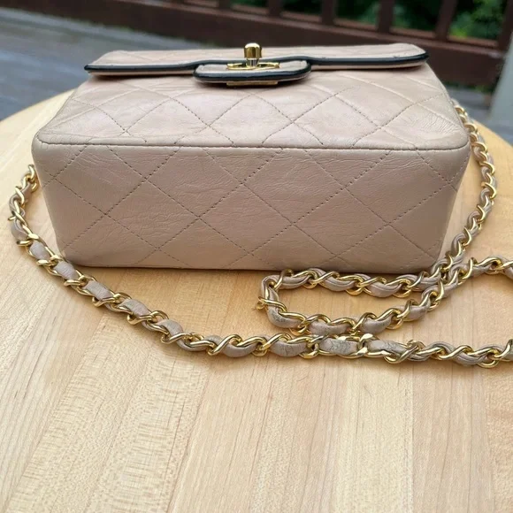 Chanel Classic Quilted Lambskin Leather Bag - Picture 14 of 16